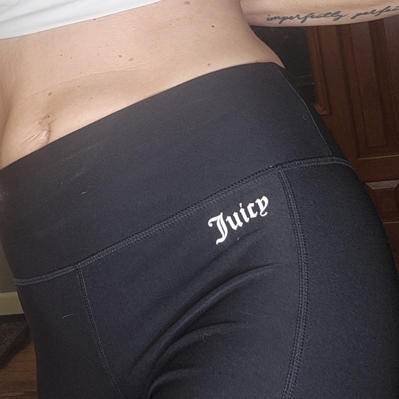 JUICY COUTURE SPORT CROPPED WORK OUT PANTS MEDIUM - Picture 7 of 8